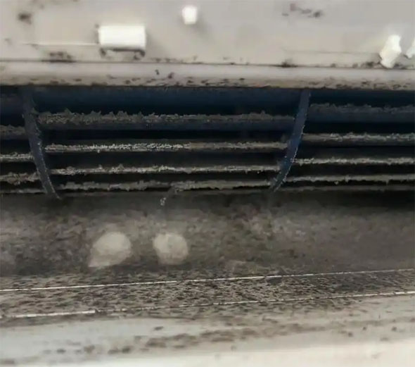 云浮市空调吹的风有股烧焦味是怎么回事